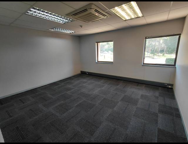 2,038M² OFFICE TO LET IN VORNA VALLEY